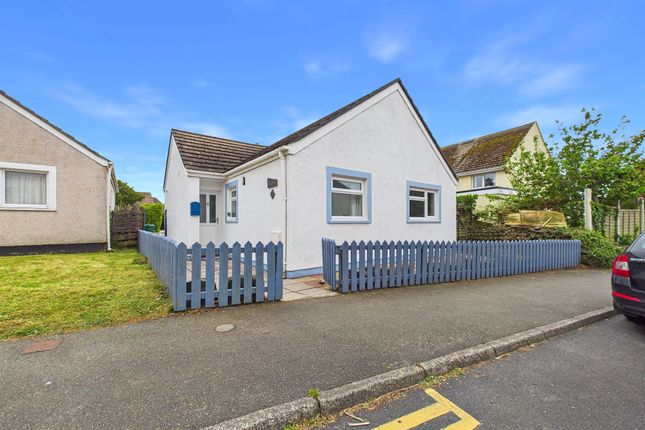 2 bed property, in Maes Yr Hedydd, £300,000