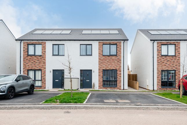 3 bed property, in Pine Marten Crescent, £209,950
