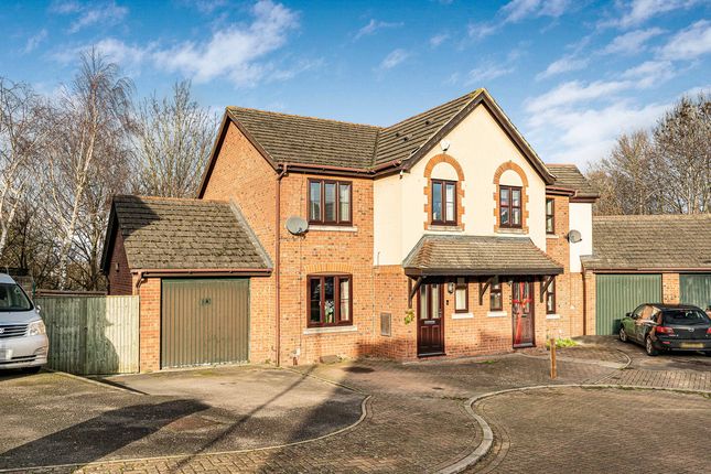 3 bed property, in Wenlock Close, £375,000