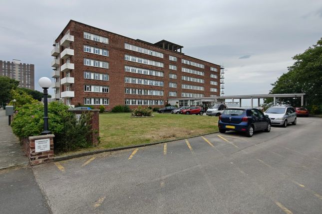 2 bed property, in Wellington Road, £80,000