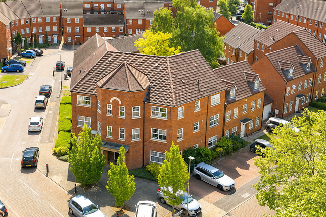 2 bed property, in Larchmont Road, £150,000