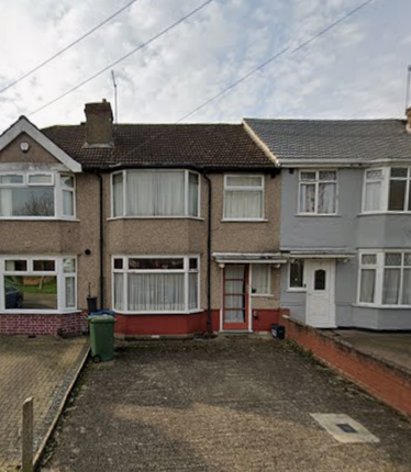 3 bed property, in Walton Avenue, £499,950