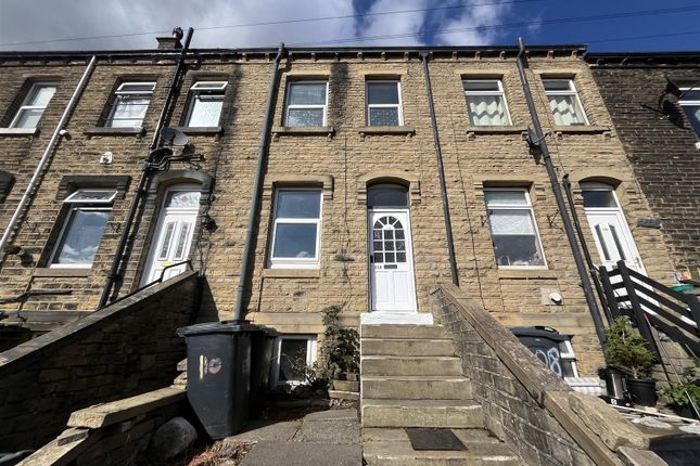 4 bed property, in Lowergate, £145,000