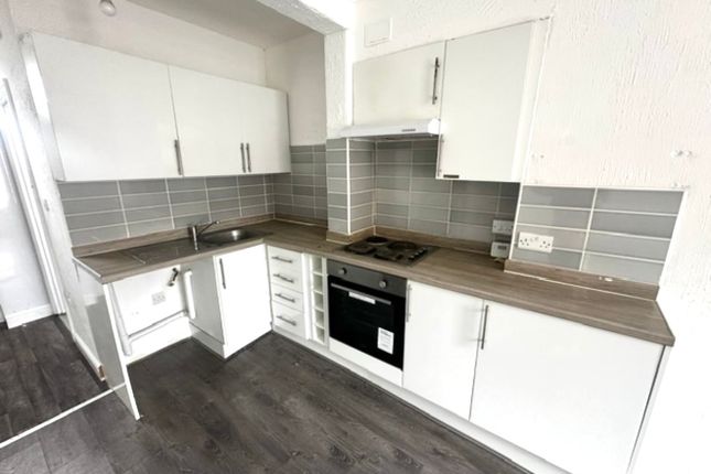 2 bed property, in Grafton Street, £85,000