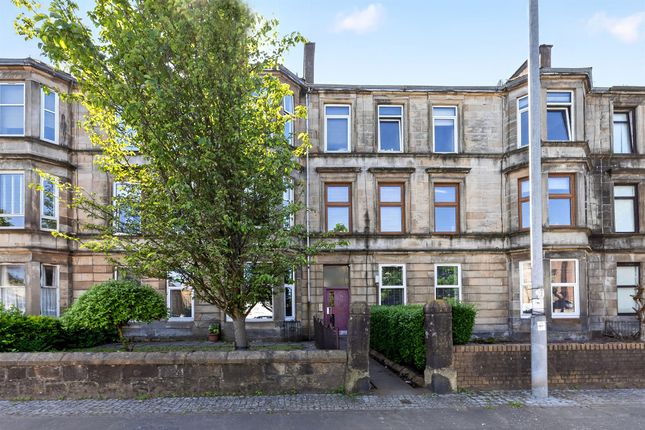 2 bed property, in Greenock Road, £130,000