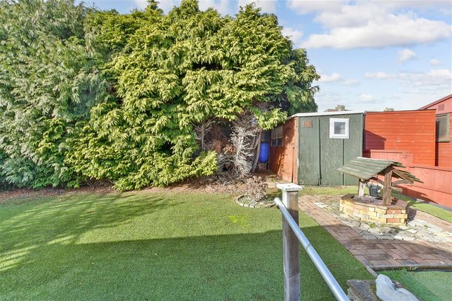 2 bed property, in Coombe Drive, £280,000