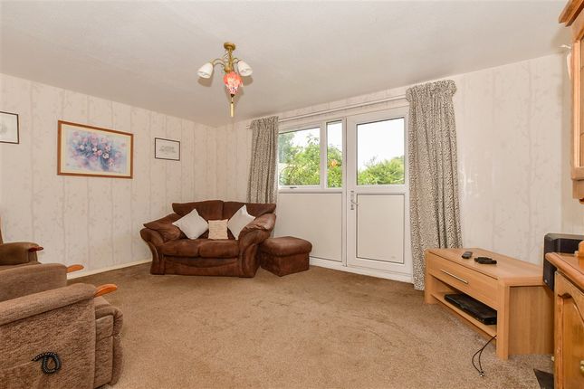 3 bed property, in Wheatcroft, £230,000