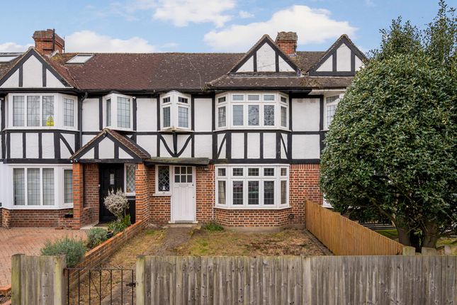 3 bed property, in Wolsey Drive, £725,000