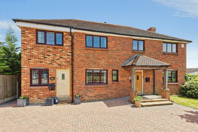 4 bed property, in The Street, £600,000