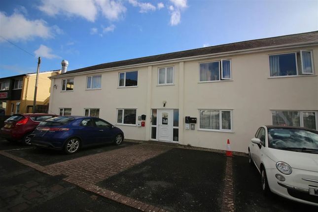 1 bed property, in St. Stephens Road, £80,000