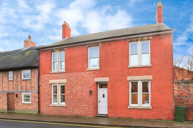 4 bed property, in East Street, £400,000