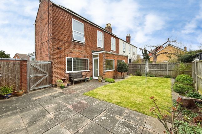 3 bed property, in Fern Road, £290,000
