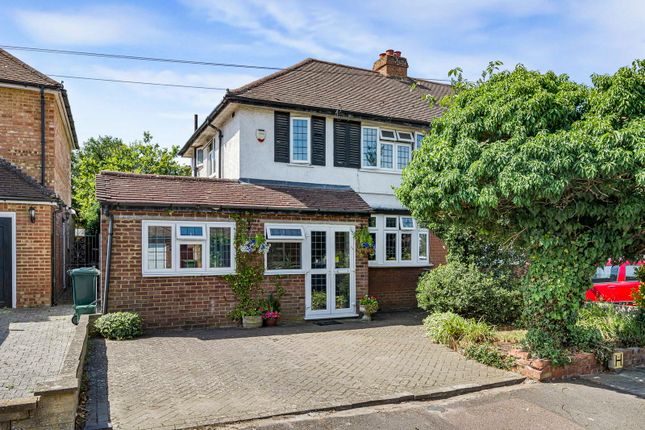 3 bed property, in Alexander Close, £650,000