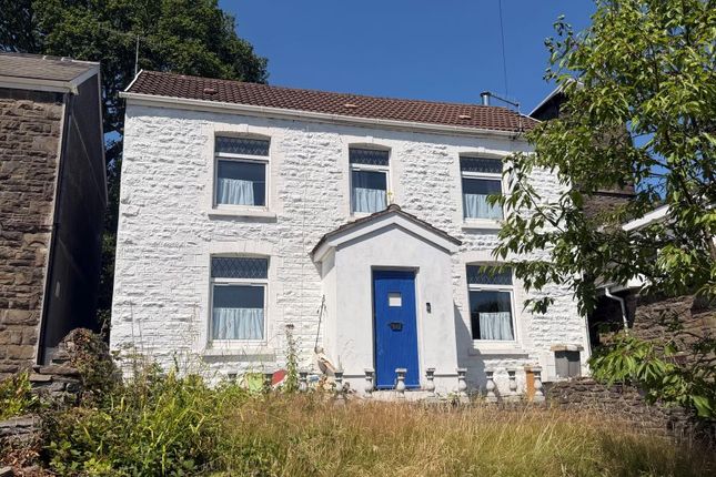 3 bed property, in Glen View, £220,000