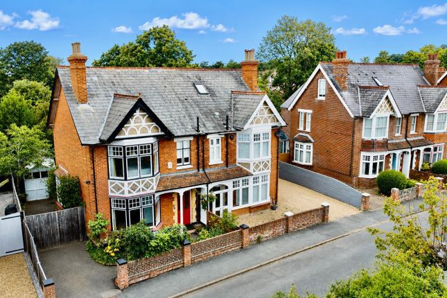 4 bed property, in Gordon Avenue, £550,000
