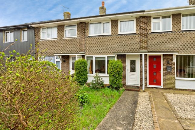 2 bed property, in Grafton Gardens, £215,000