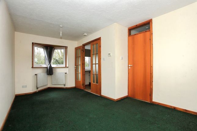 1 bed property, in Danish Court, £100,000