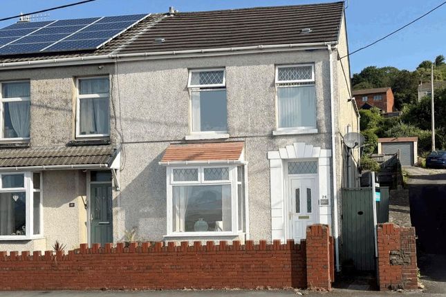 3 bed property, in Pwll Road, £240,000
