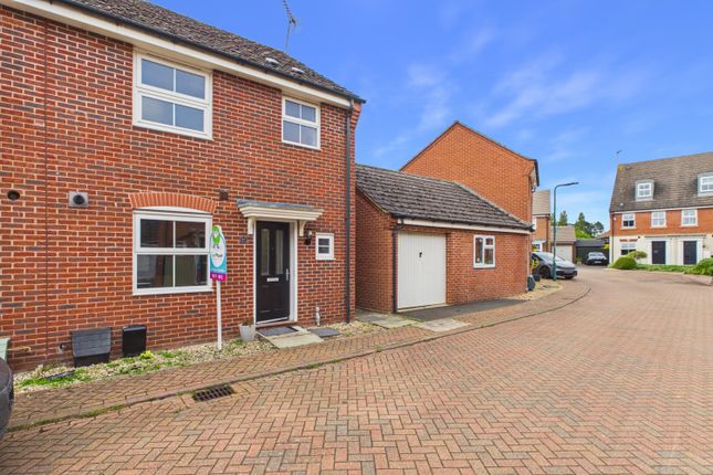 3 bed property, in Hillside Gardens, £220,000