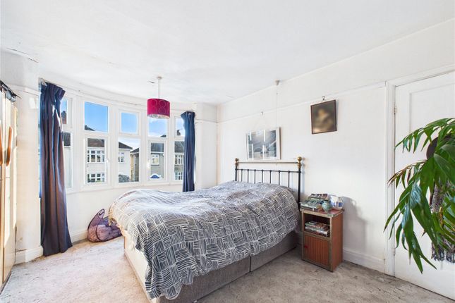 3 bed property, in Symington Road, £425,000