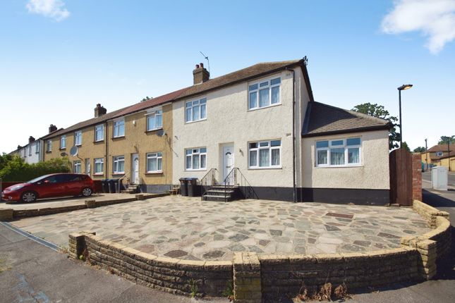 3 bed property, in Cowper Gardens, £650,000