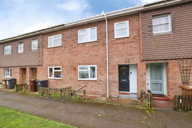 3 bed property, in Galahad Close, £240,000