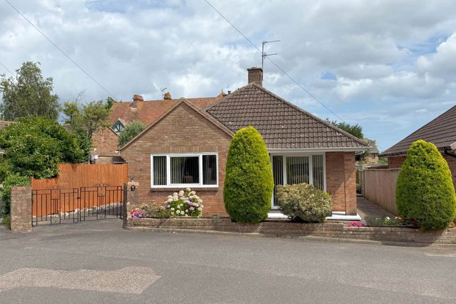 2 bed property, in Crossingfields Drive, £399,950