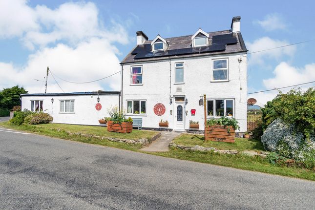 8 bed property, in Rhosgoch, £449,000