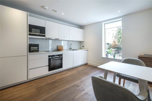 2 bed property, in Wyles House, £700,000