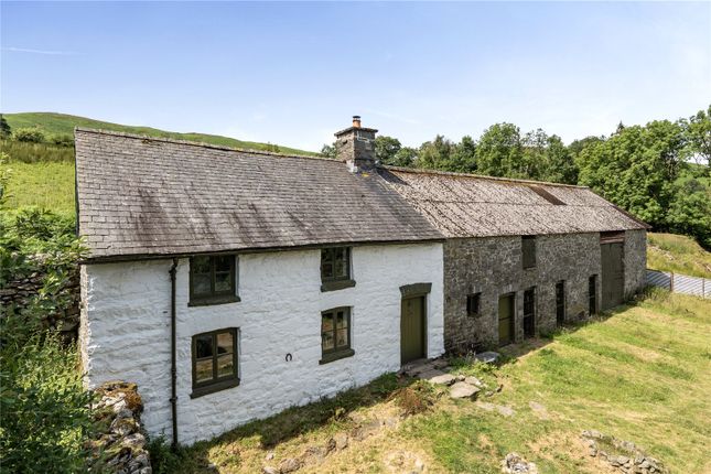 3 bed property, in Llanwrthwl, £255,000