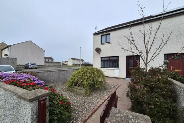 2 bed property, in 61 Lochside Road, £110,000