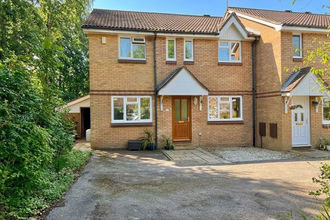 4 bed property, in Redwood Close, £419,950