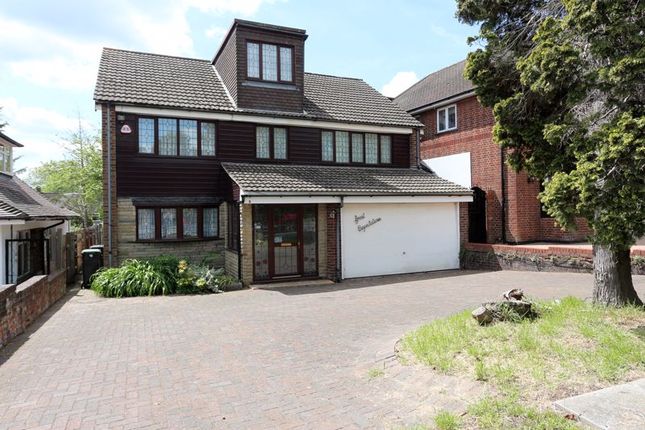 5 bed property, in Chigwell Rise, £1,300,000