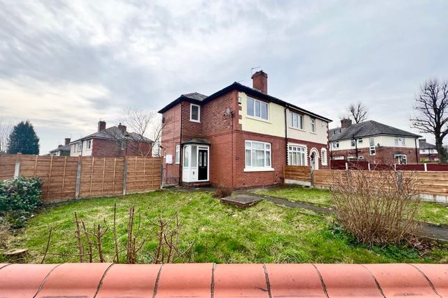 2 bed property, in Leigh Road, £270,000