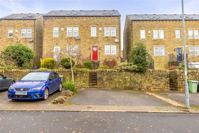 3 bed property, in Broadfield Park, £259,950