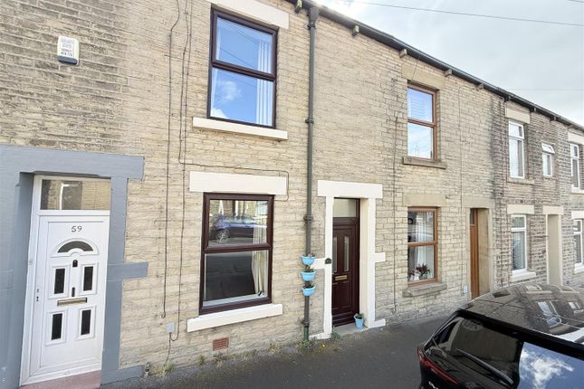 2 bed property, in Lorne Street, £180,000