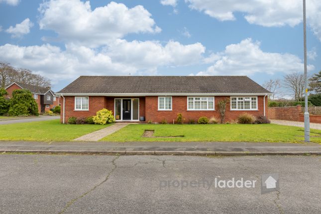 4 bed property, in Carrs Hill Close, £575,000