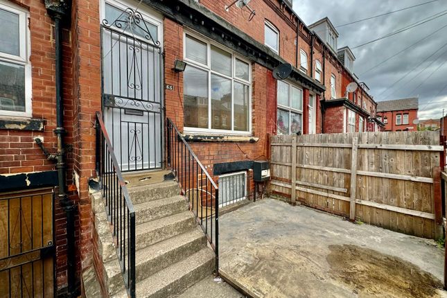 2 bed property, in Seaforth Road, £120,000