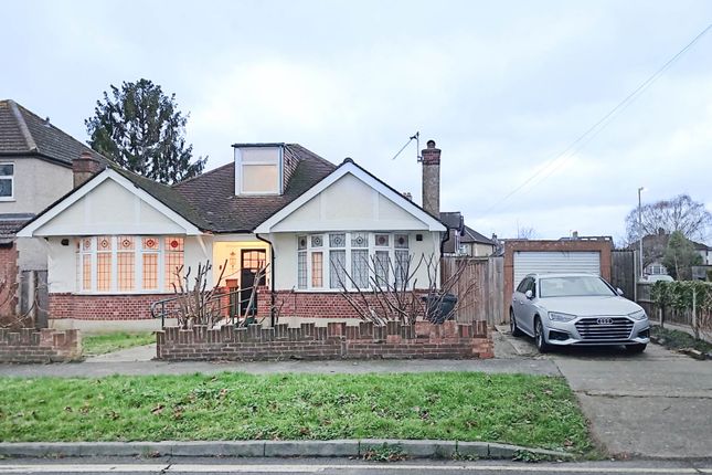 4 bed property, in Oakleigh Avenue, £785,000