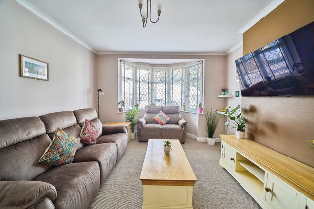 2 bed property, in Clinton Crescent, £475,000