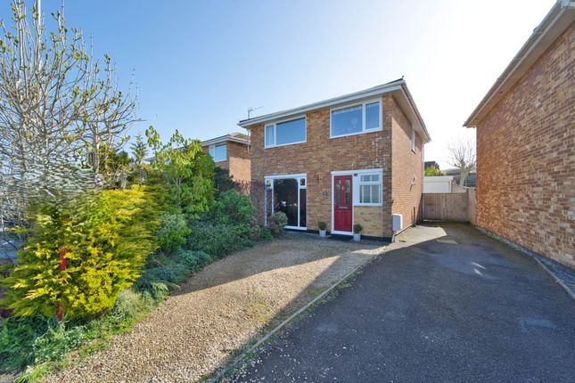 3 bed property, in Brockley Crescent, £318,500
