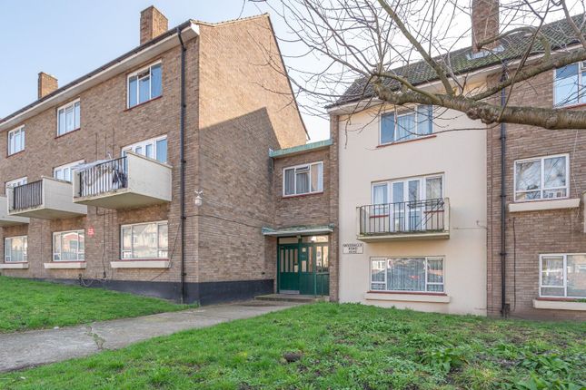 2 bed property, in Woodville Road, £235,000