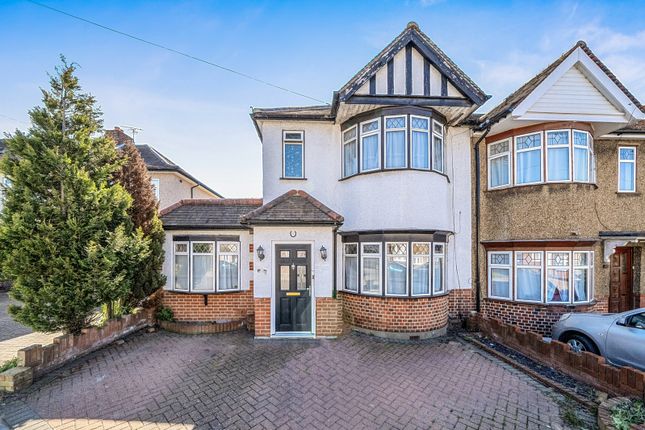 3 bed property, in Appledore Avenue, £650,000