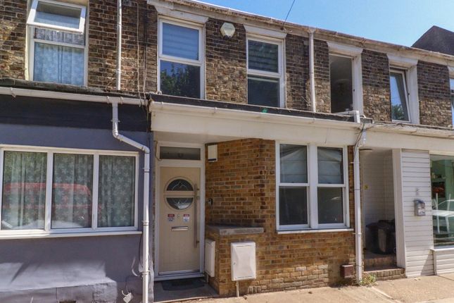 2 bed property, in Tivoli Road, £155,000