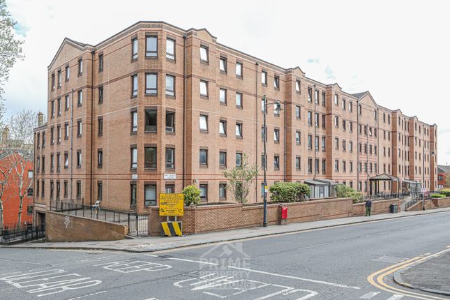 2 bed property, in Dalhousie Court, £155,000