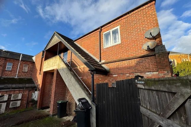 3 bed property, in Flats 1-3, £150,000