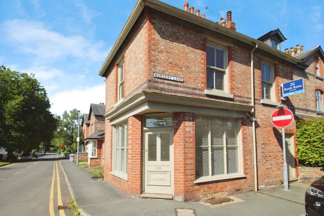 1 bed property, in Gravel Lane, £160,000