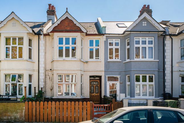 3 bed property, in Aycliffe Road, £975,000