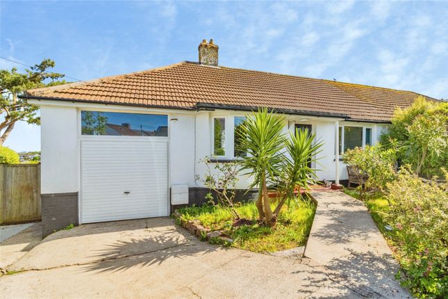 2 bed property, in Elm Park, £300,000