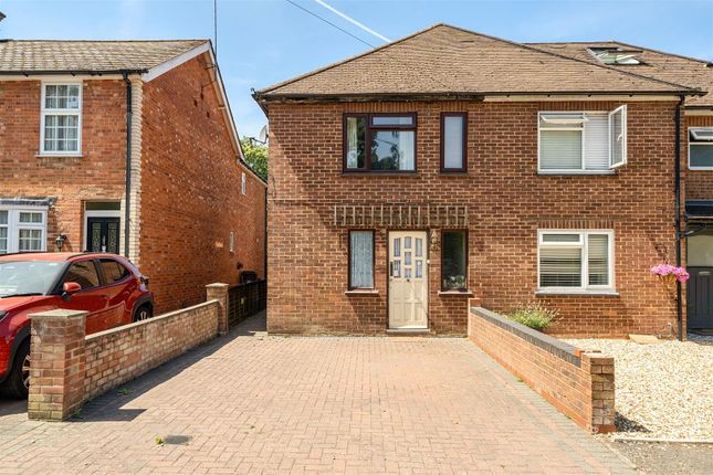3 bed property, in New Wokingham Road Crowthorne, £475,000